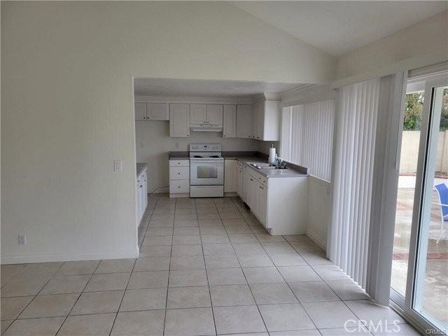 16412 Wishingwell Ln - Photo 3 of 8