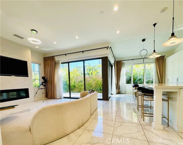 139 Winnett - Photo 4 of 8