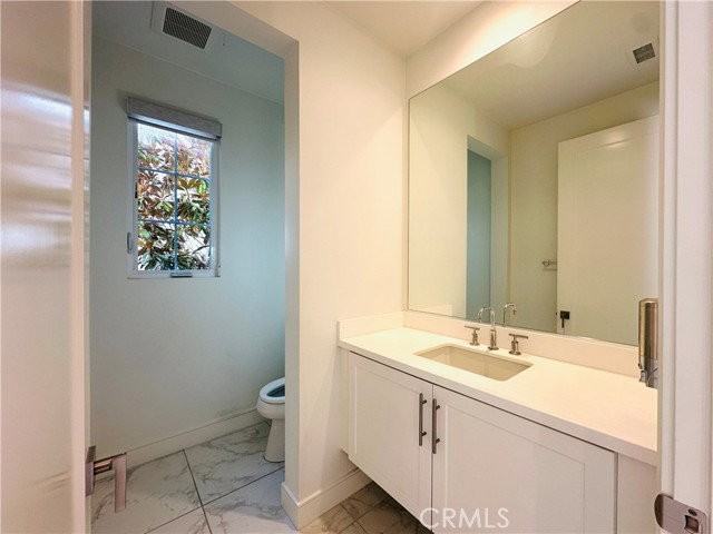 139 Winnett - Photo 7 of 8
