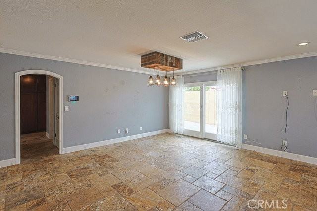 15001 Victoria Ln - Photo 5 of 8