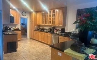 1664 Benedict Canyon Dr - Photo 4 of 8