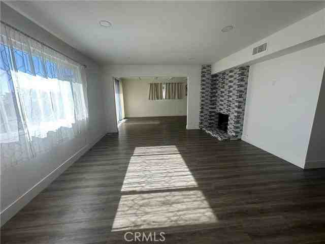 20410 Seton Hill Dr - Photo 3 of 7