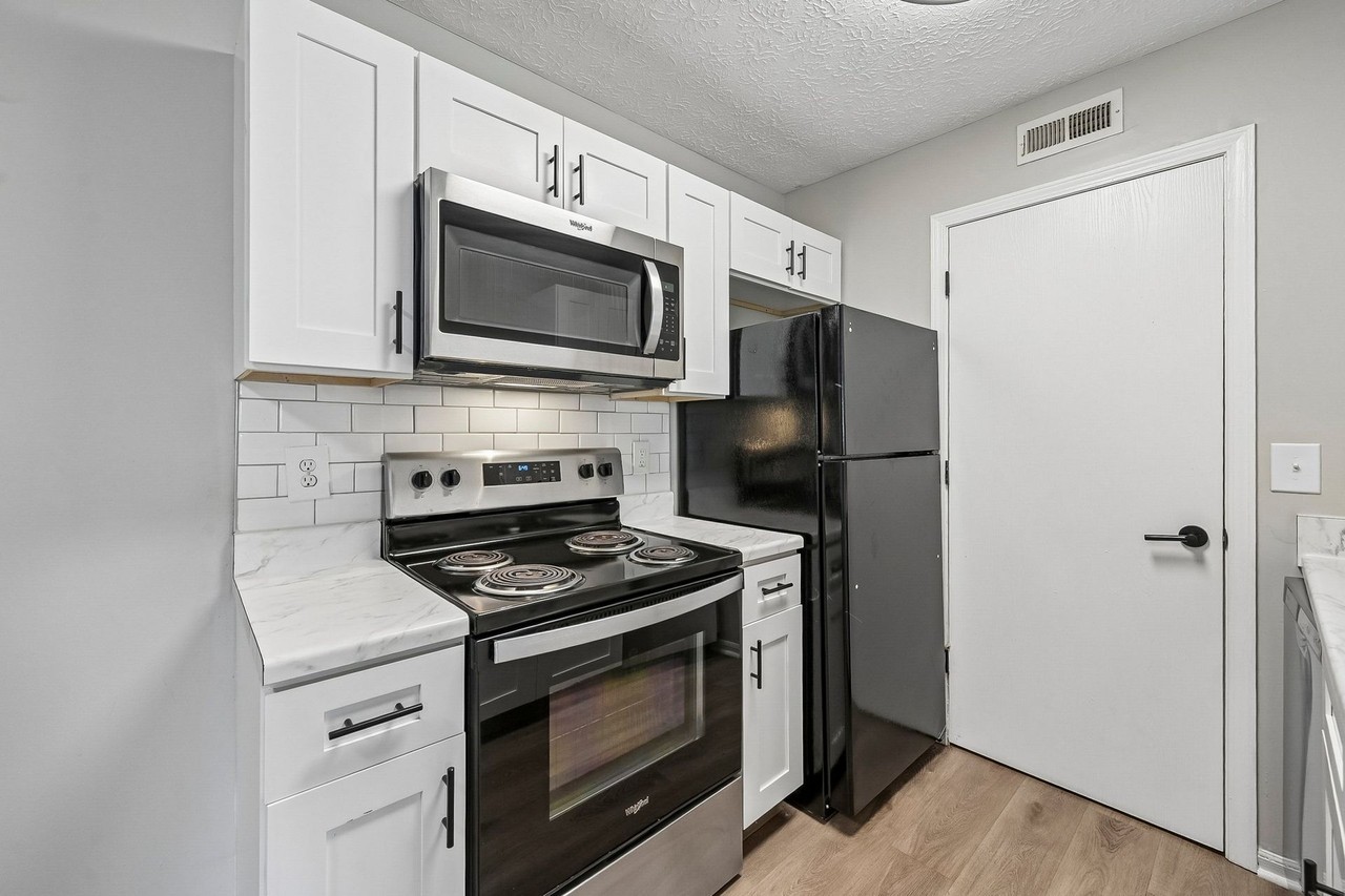 833 Misty Hollow Lane - Photo 2 of 46