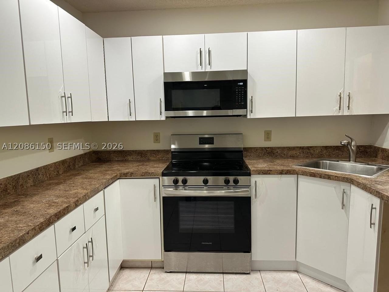 3679 Cocoplum Cir #3528 - Photo 5 of 31