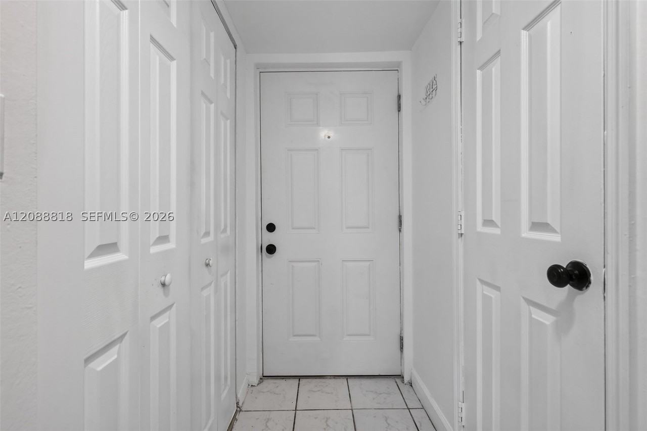 500 Nw 107th Ave #2C - Photo 4 of 36