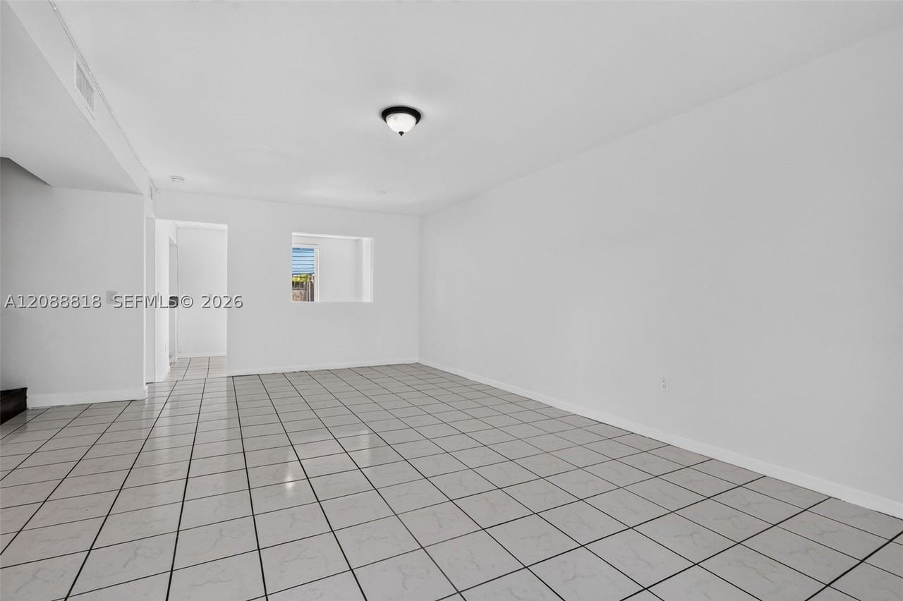 500 Nw 107th Ave #2C - Photo 7 of 36