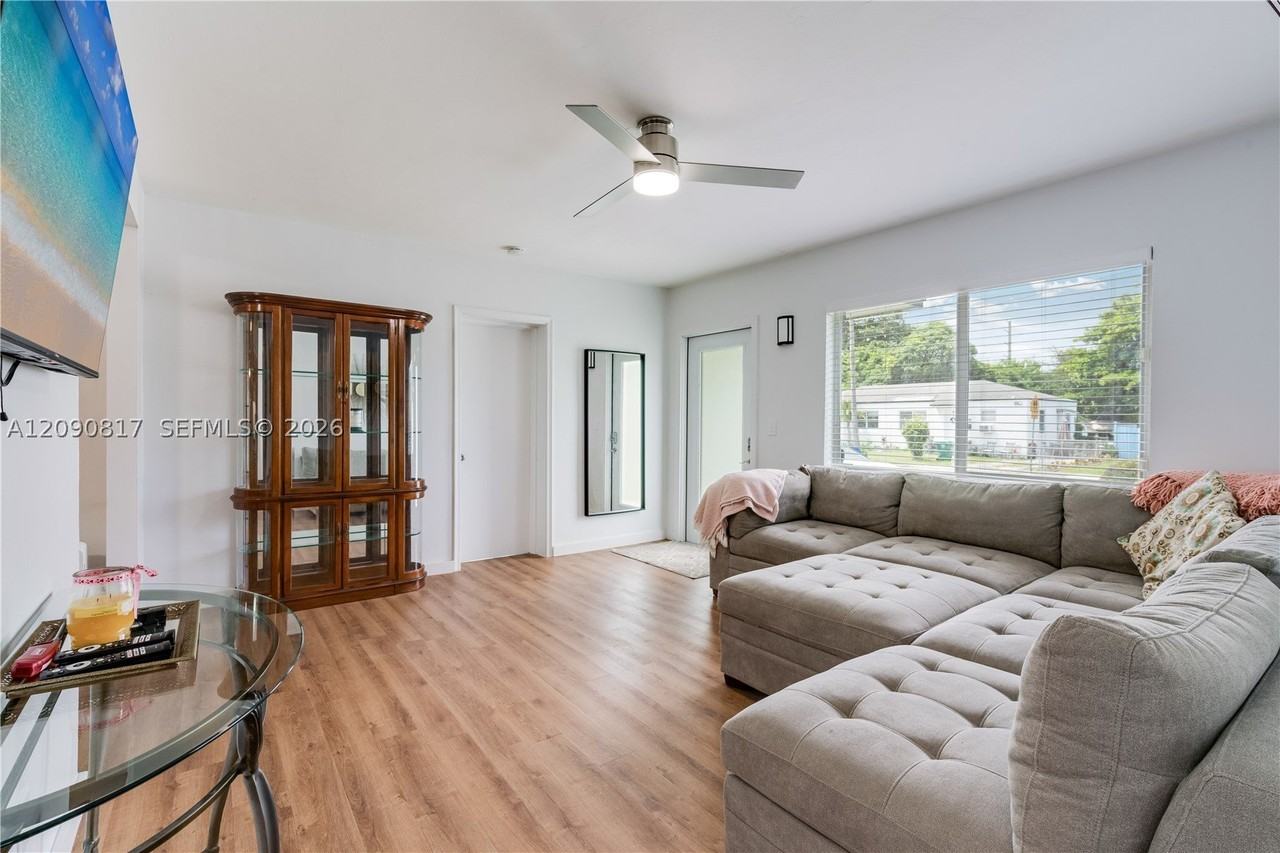 1238 Nw 57th St - Photo 2 of 18