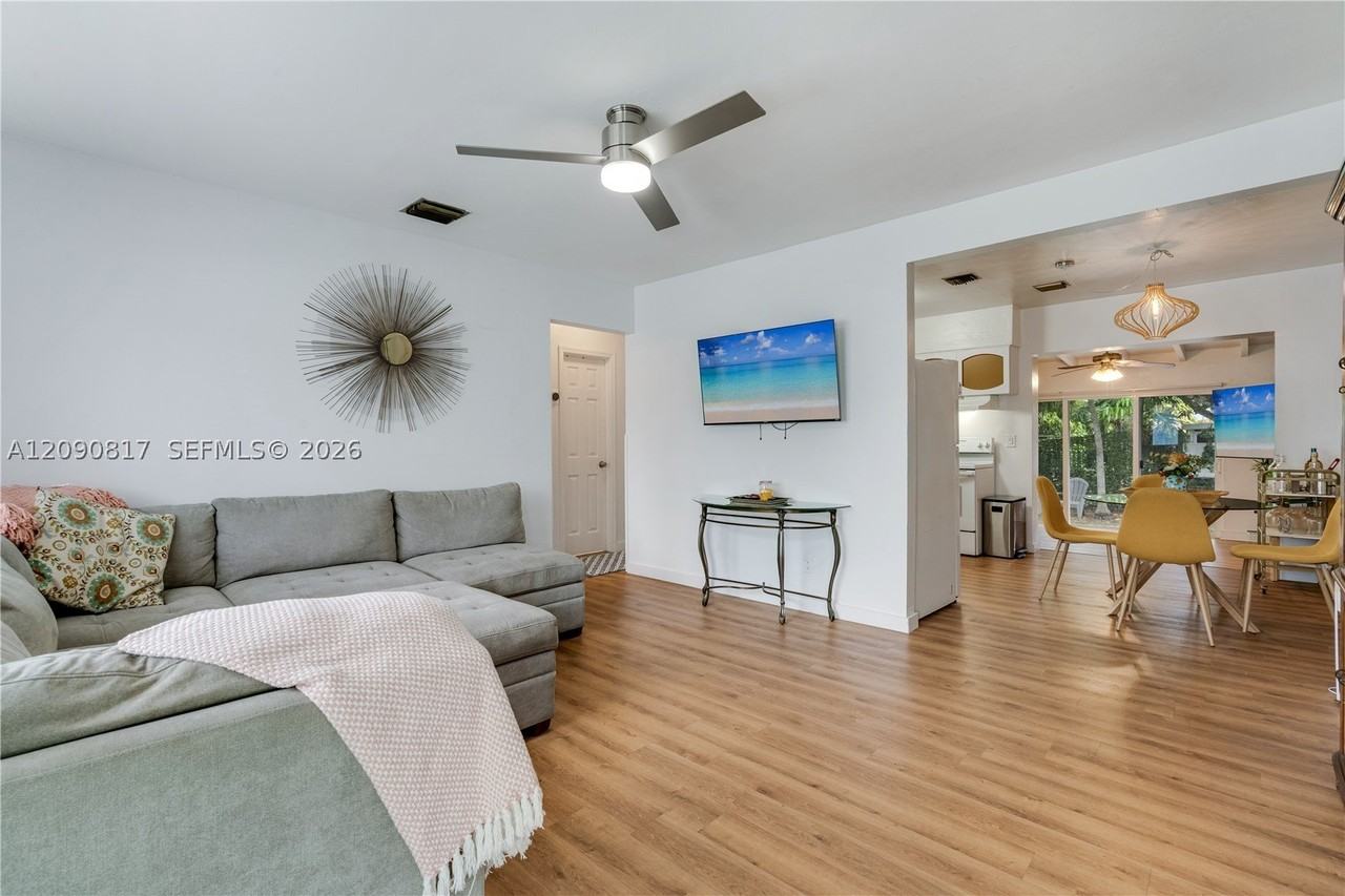 1238 Nw 57th St - Photo 3 of 18