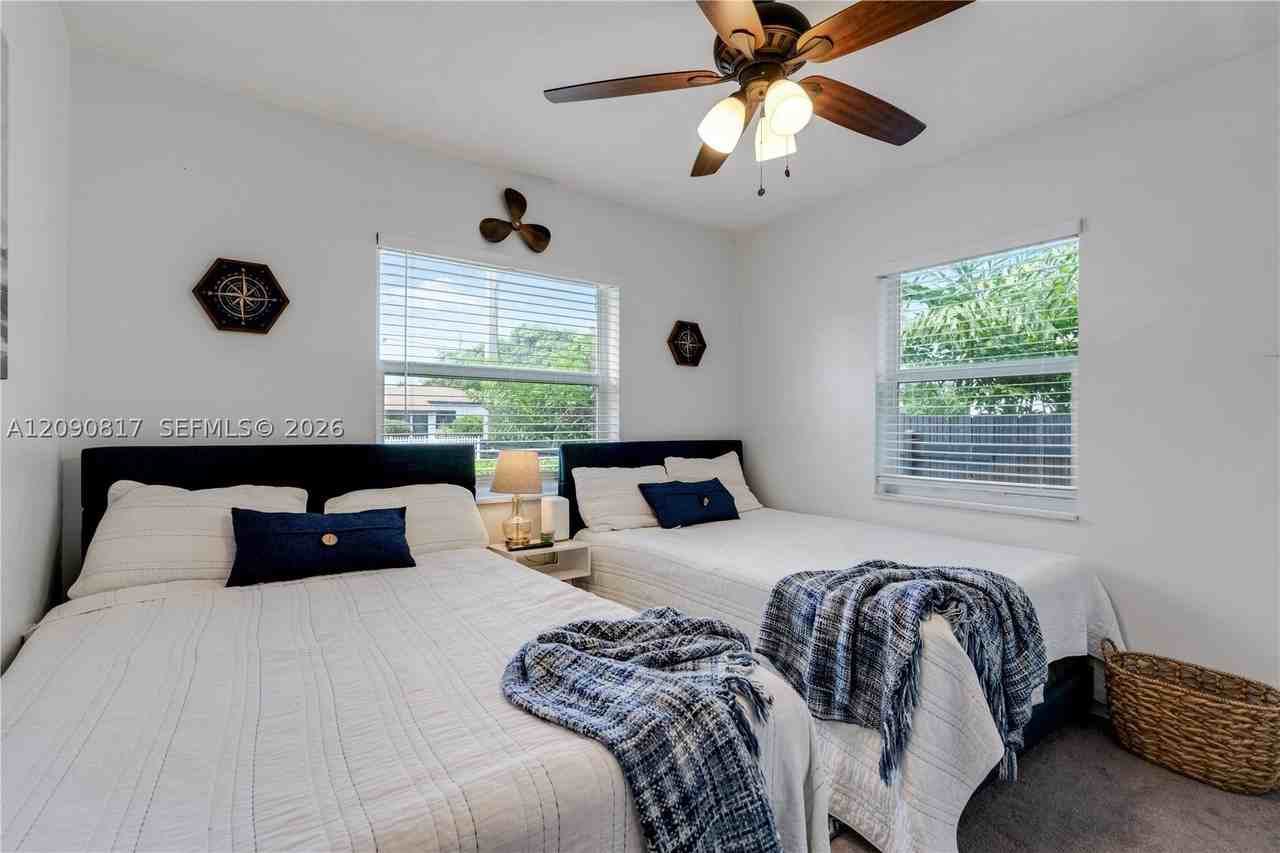 1238 Nw 57th St - Photo 6 of 18