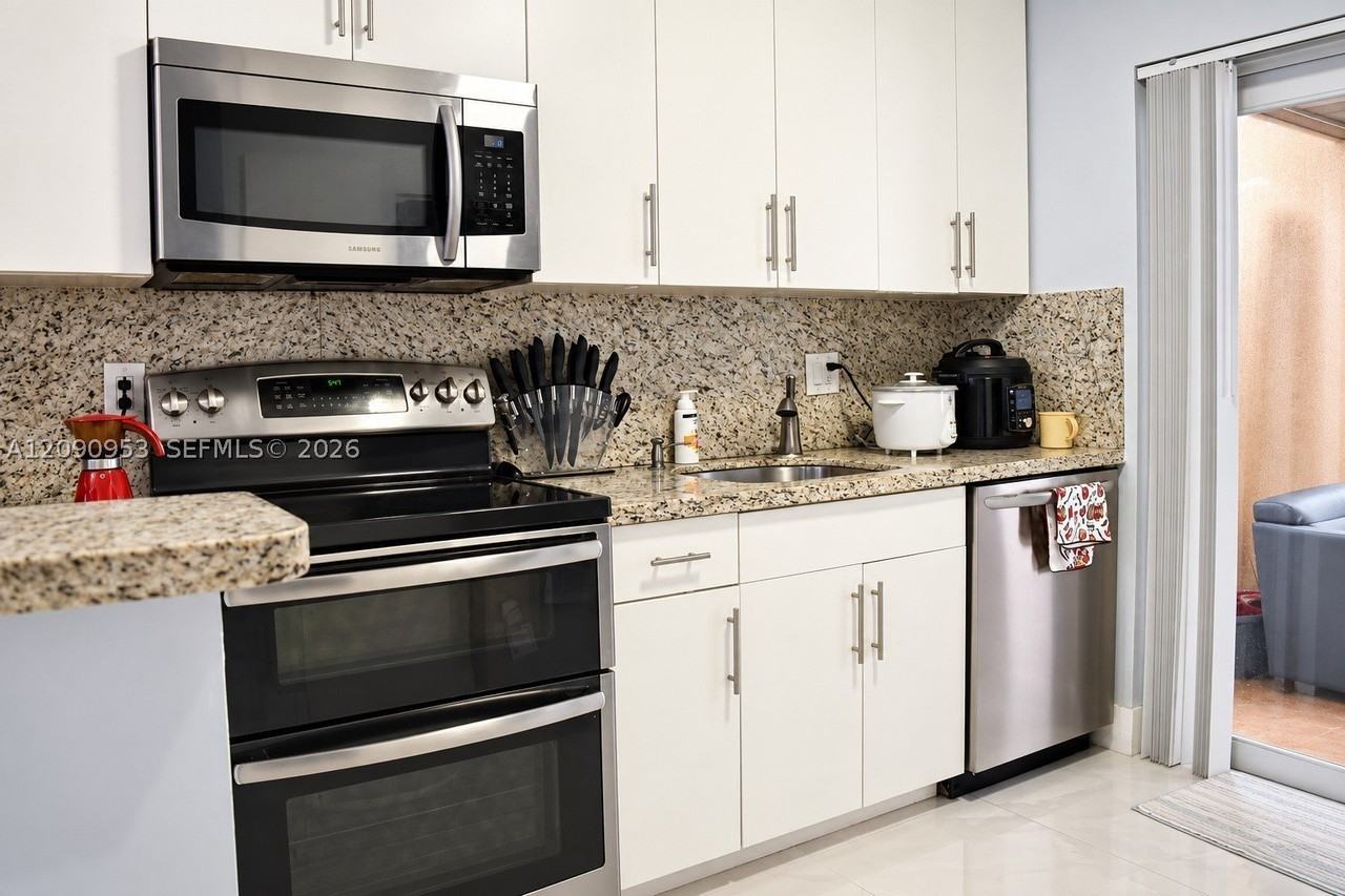 4814 Sw 145th Ave #4814 - Photo 5 of 19