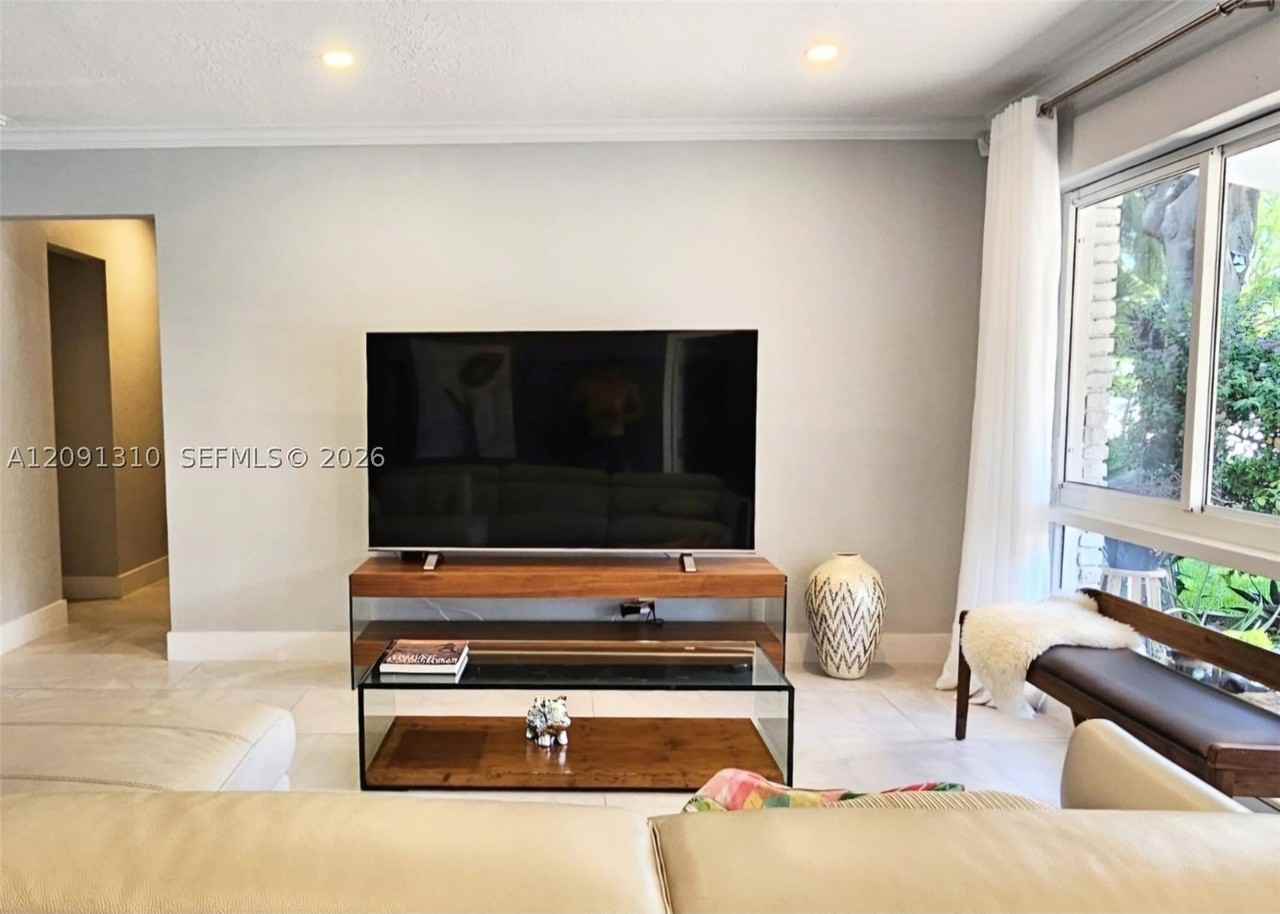 3602 Ne 18th Ave - Photo 2 of 27