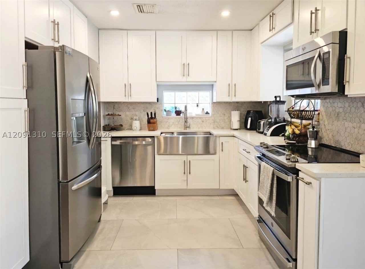 3602 Ne 18th Ave - Photo 5 of 27