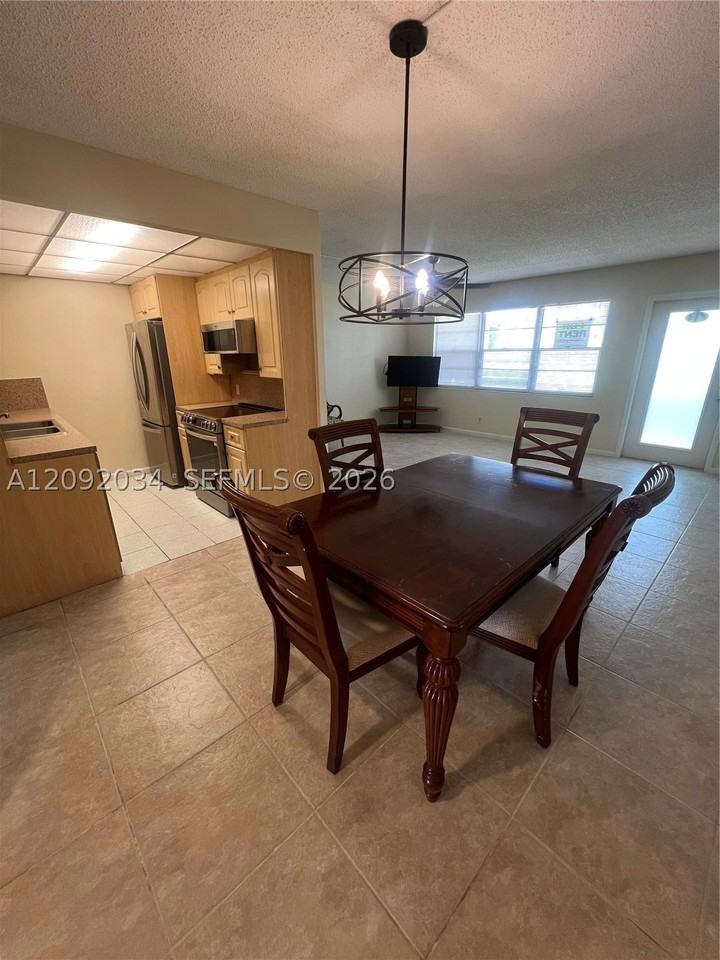 1087 Cornwall E #1087 - Photo 5 of 18