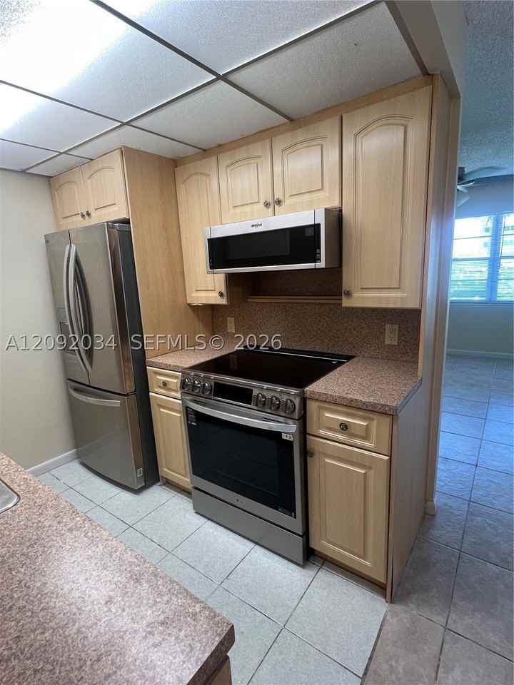 1087 Cornwall E #1087 - Photo 6 of 18