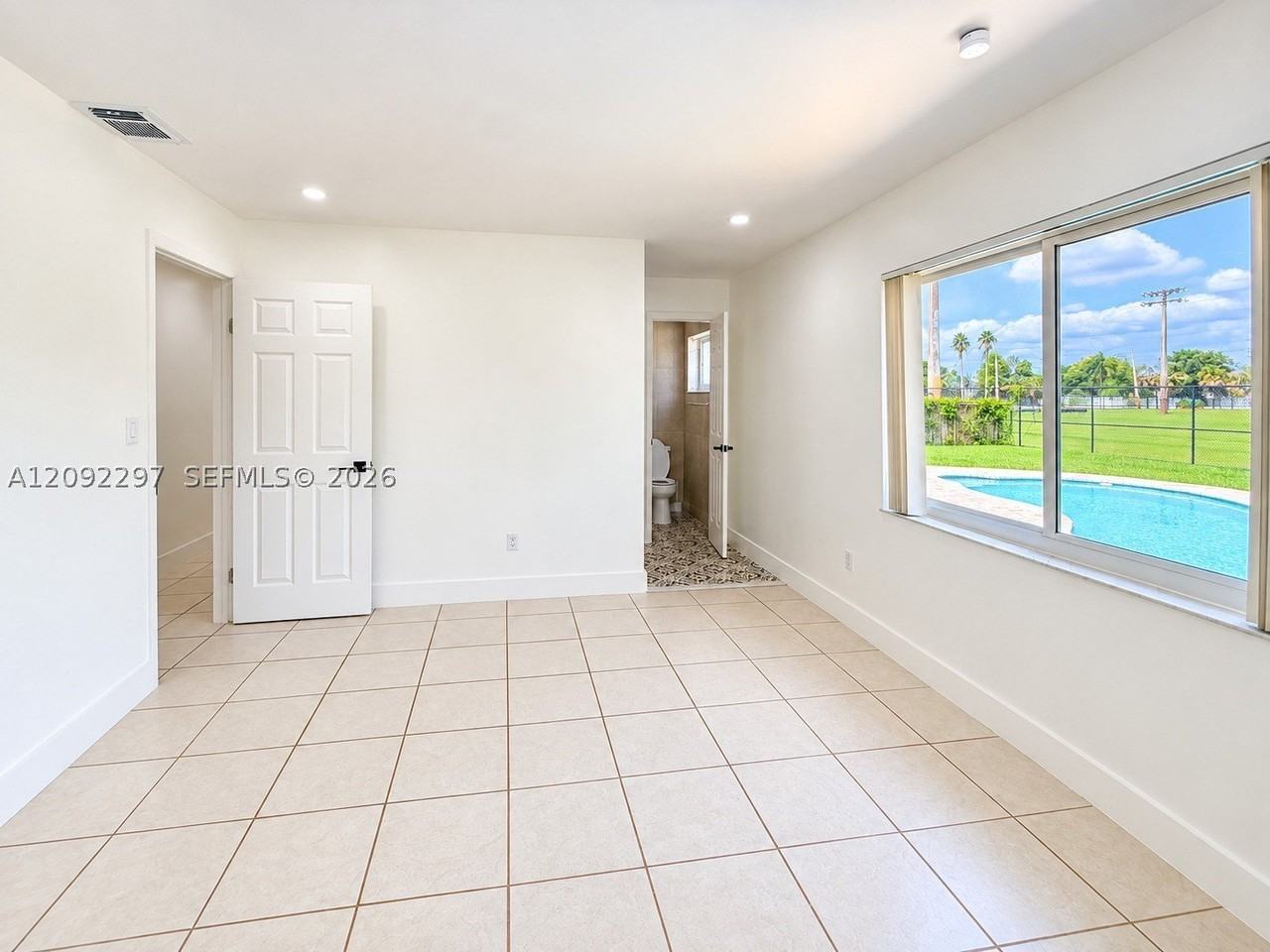 11655 Sw 50th St - Photo 4 of 29