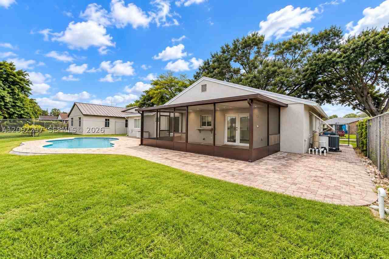 11655 Sw 50th St - Photo 5 of 29