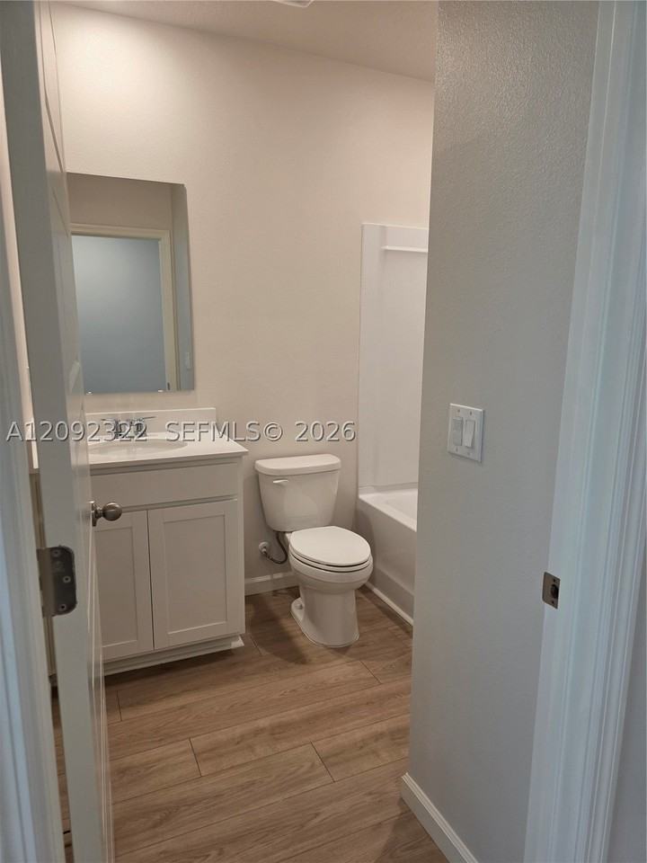 926 Crown St #1 - Photo 6 of 12