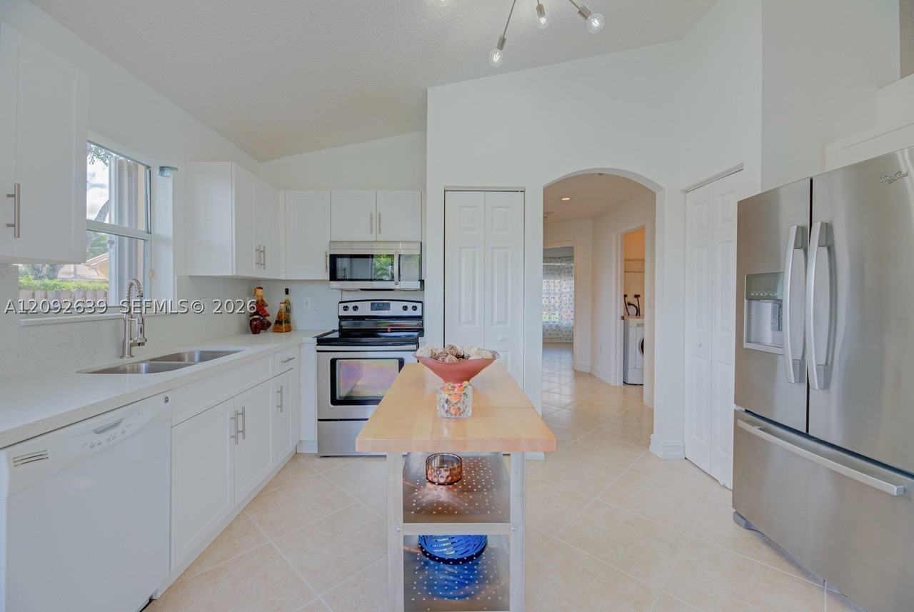 14133 Sw 154th Pl - Photo 2 of 31