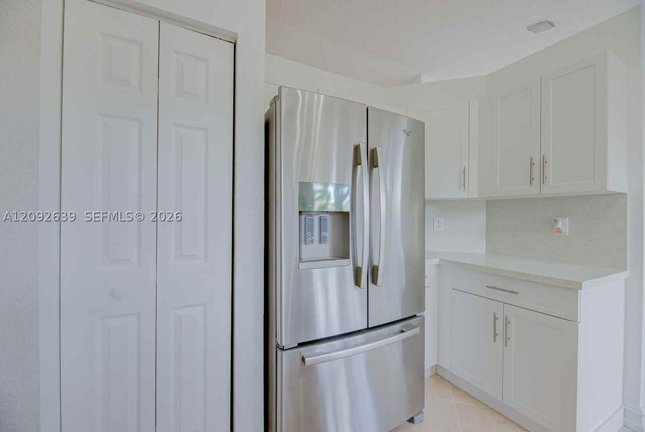14133 Sw 154th Pl - Photo 7 of 31