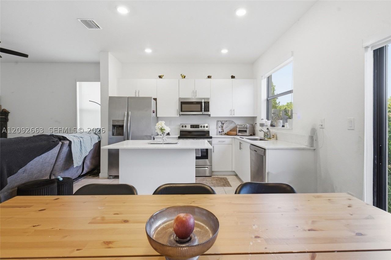 23101 Sw 99th Ave - Photo 4 of 30
