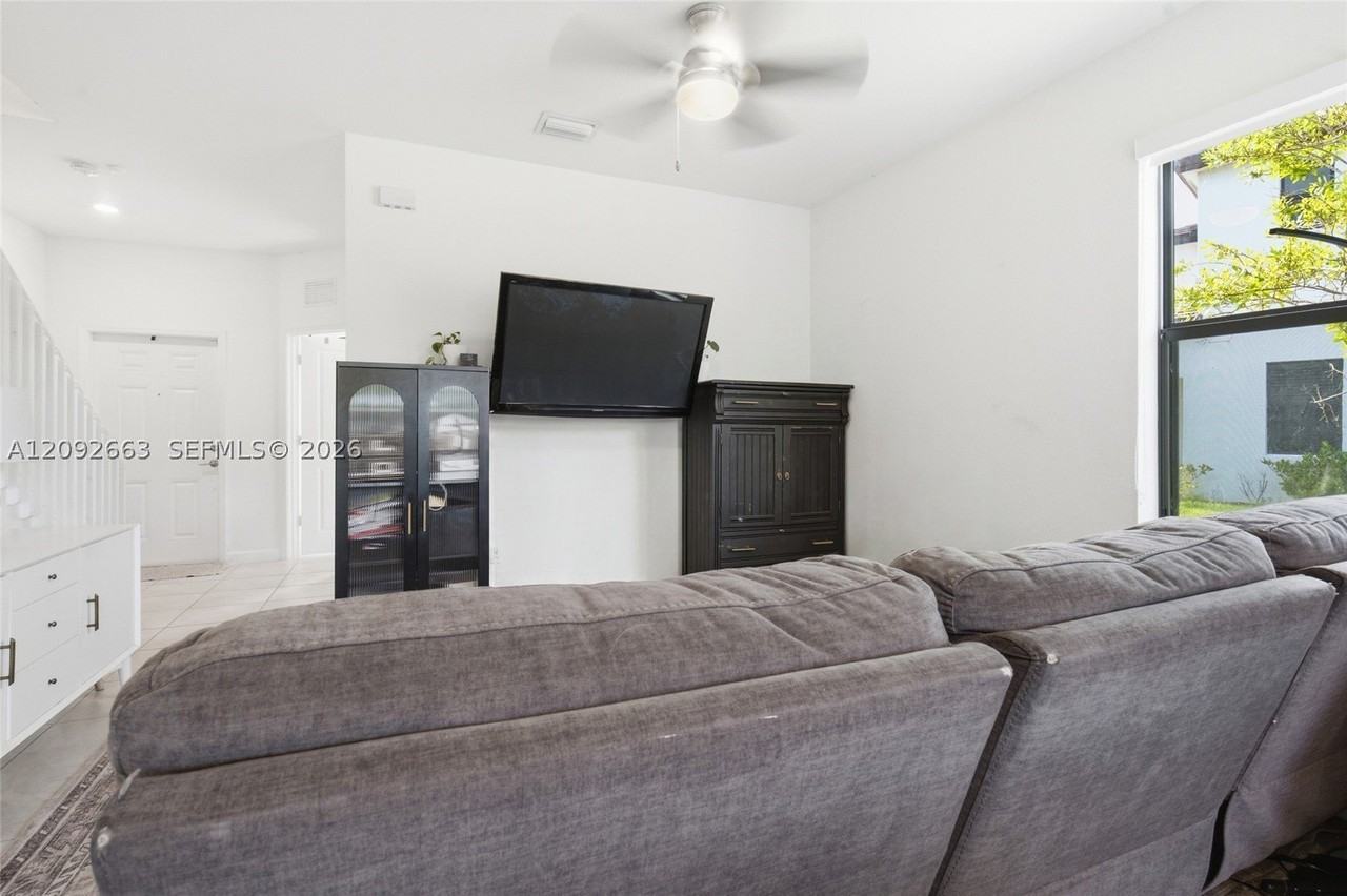 23101 Sw 99th Ave - Photo 7 of 30