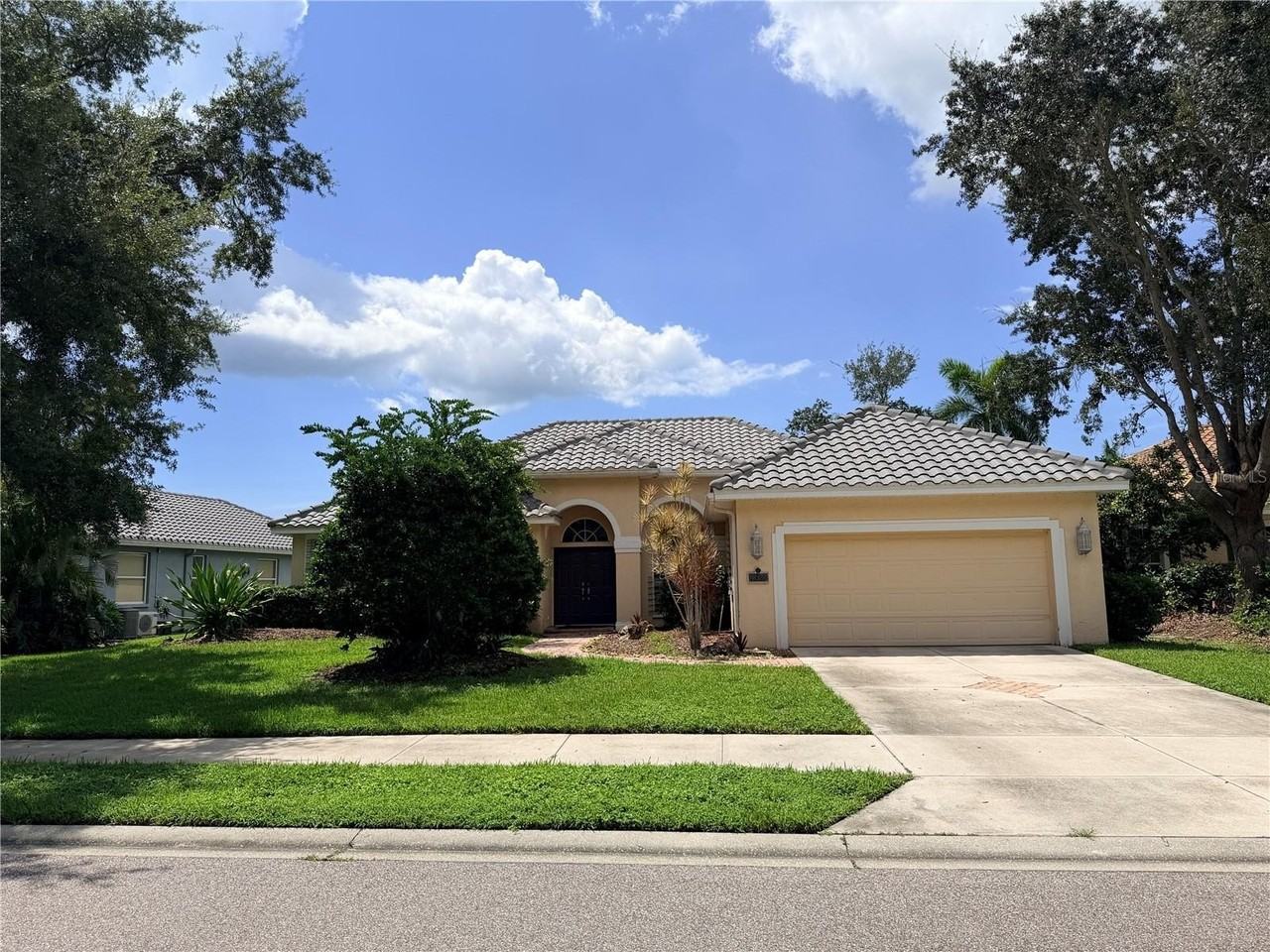 4621 Sweetmeadow Cir - Photo 2 of 26