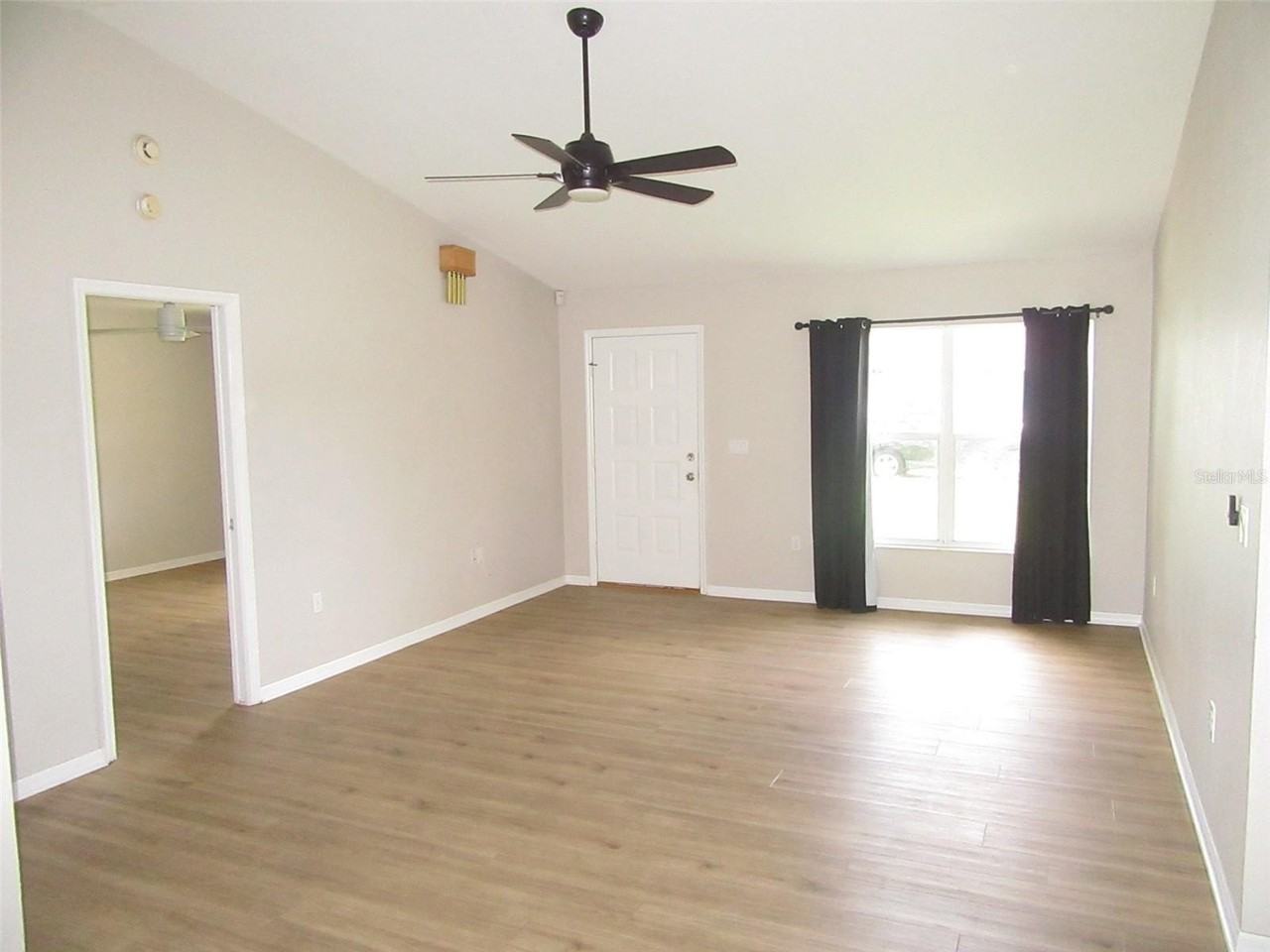 24 Allworthy St - Photo 2 of 15