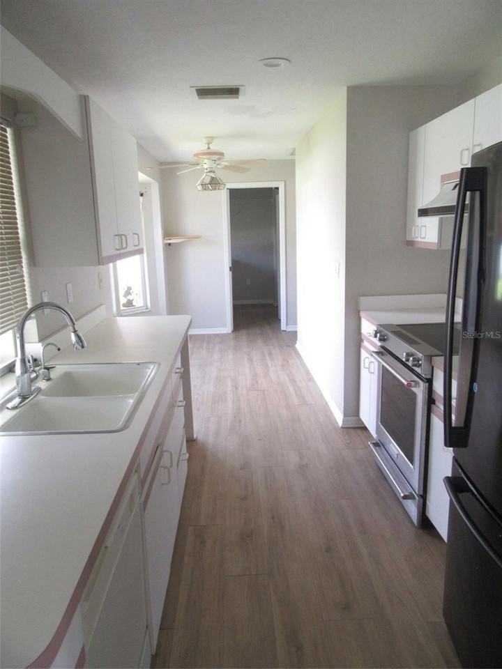 24 Allworthy St - Photo 5 of 15