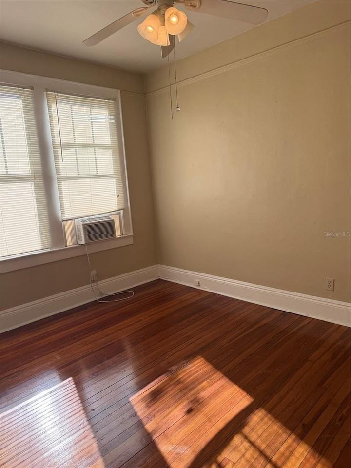 330 W Stanley St - Photo 4 of 15
