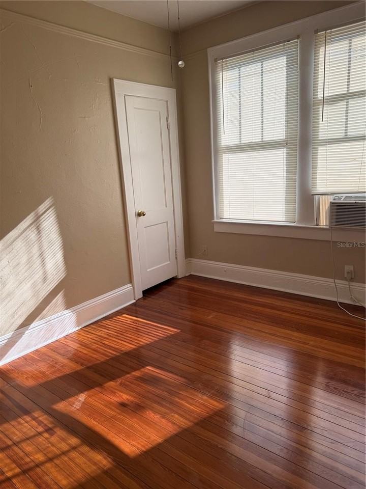 330 W Stanley St - Photo 5 of 15