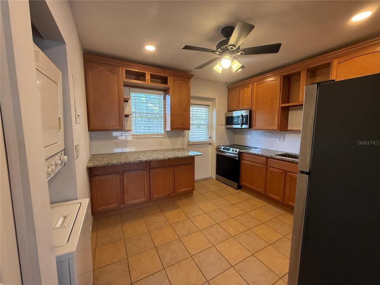 640 Robinhood Dr #C - Photo 4 of 13