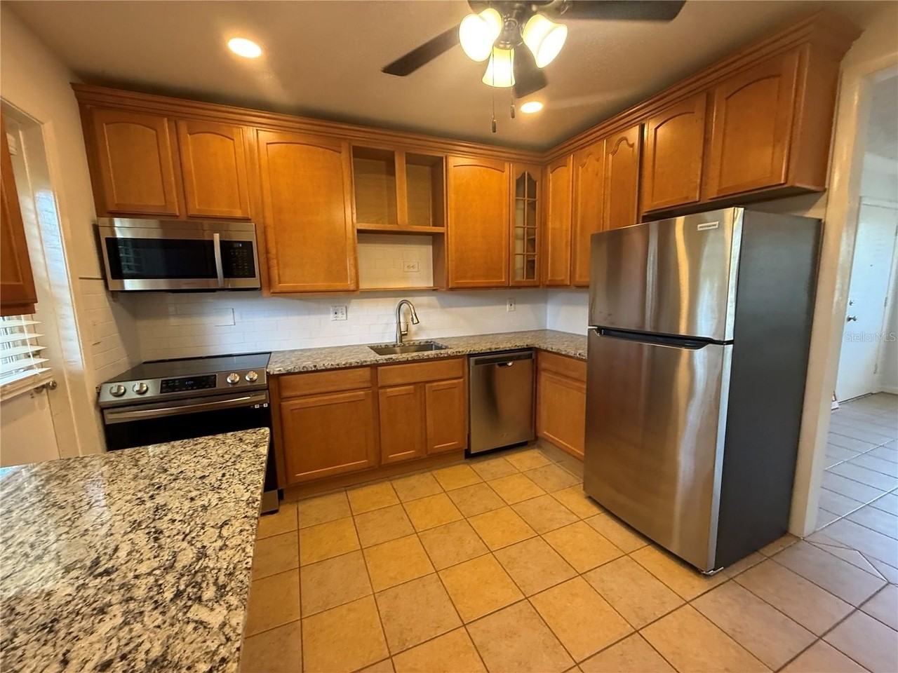 640 Robinhood Dr #C - Photo 5 of 13