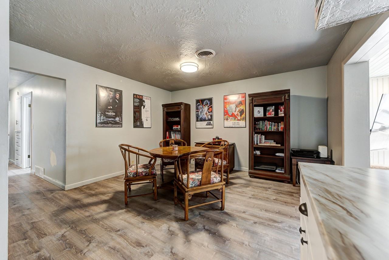 1414 Hollywood Ave #1 - Photo 3 of 17