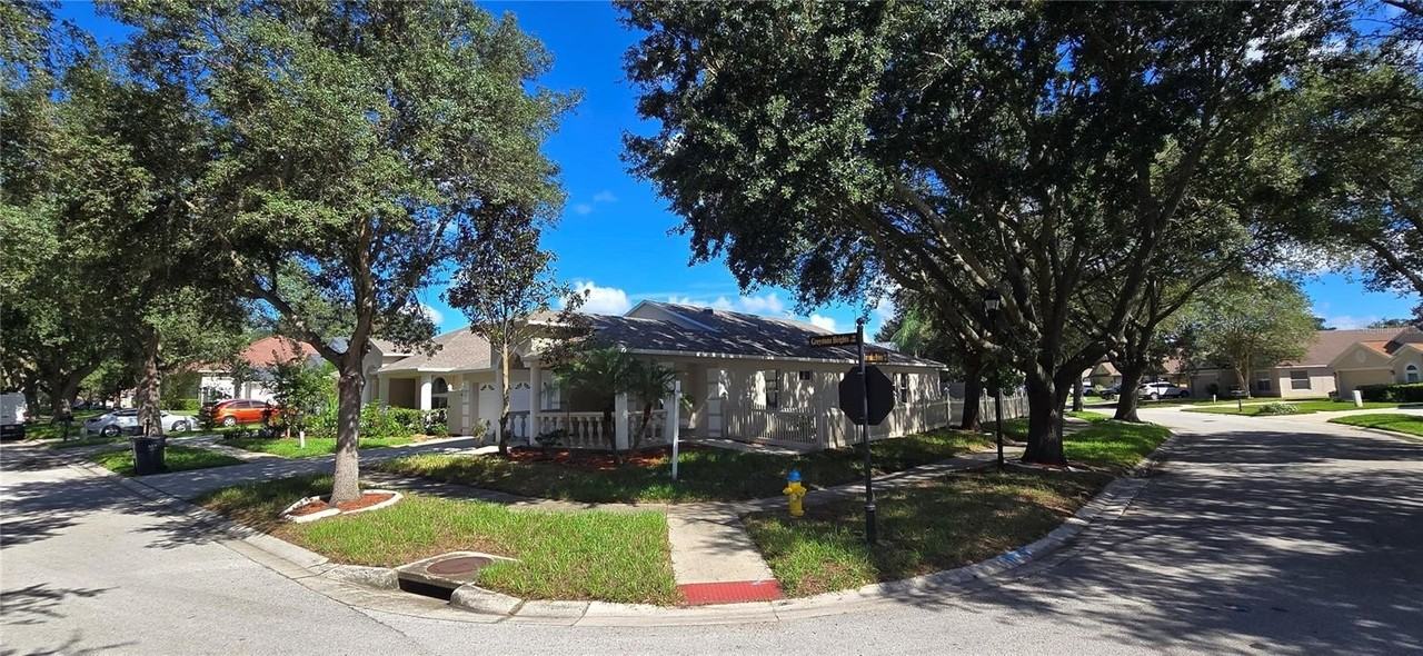 1810 Greystone Heights Dr - Photo 2 of 37