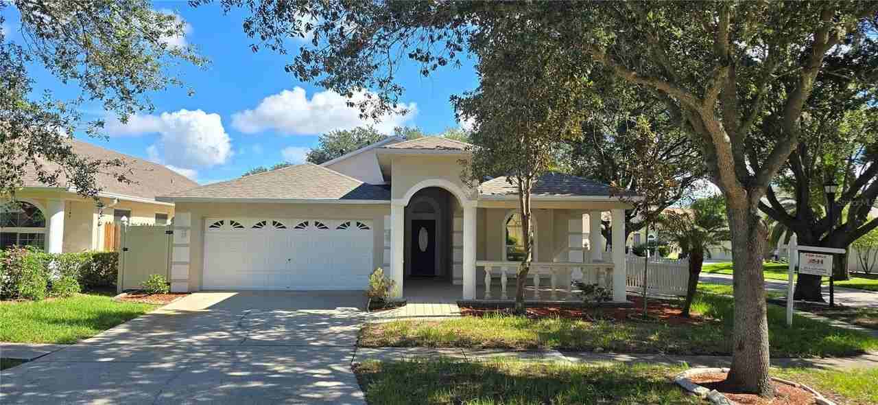 1810 Greystone Heights Dr - Photo 4 of 37
