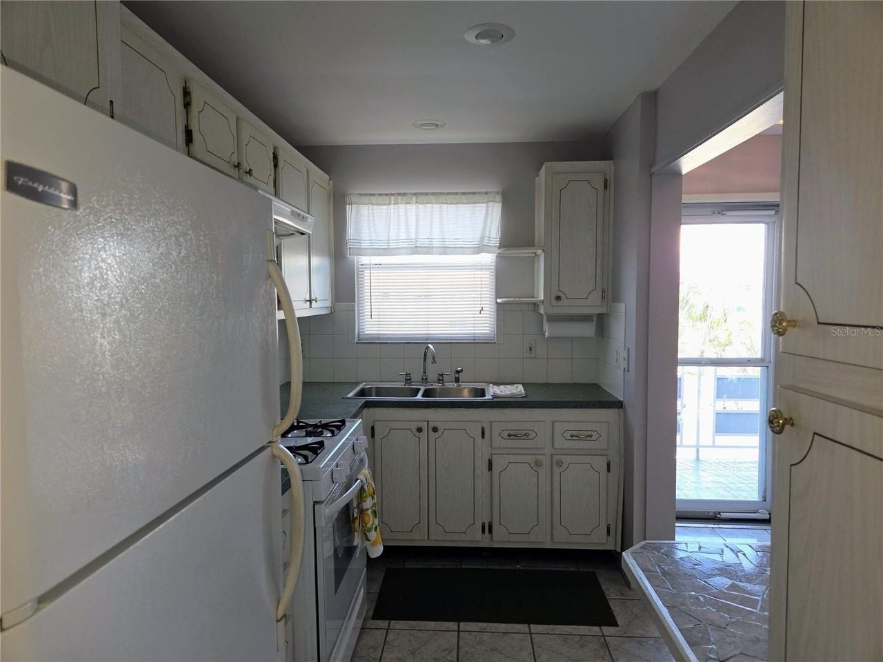 3018 59th St S #303 - Photo 7 of 33