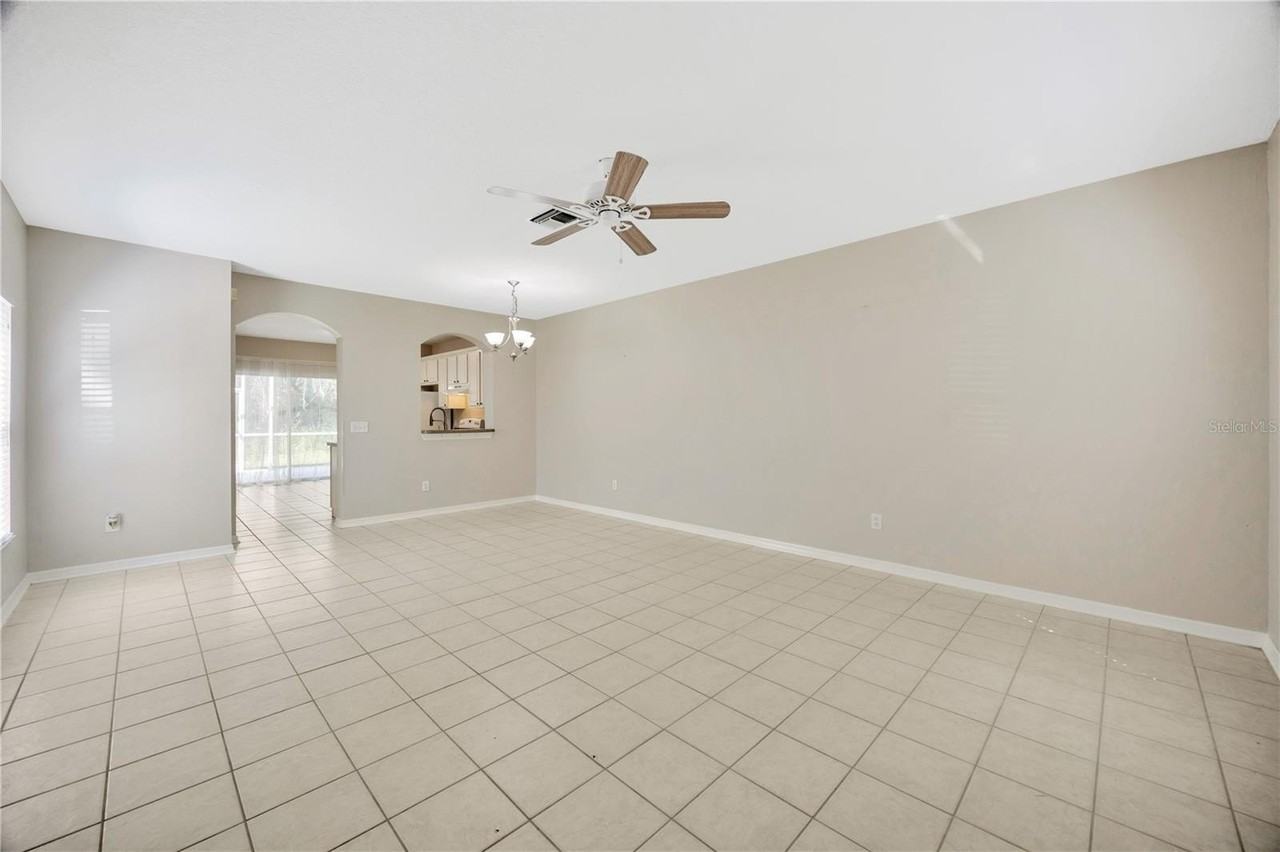 15780 Fishhawk Falls Dr - Photo 2 of 20
