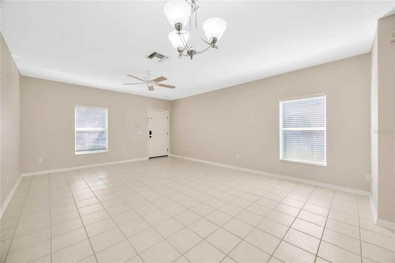 15780 Fishhawk Falls Dr - Photo 3 of 20