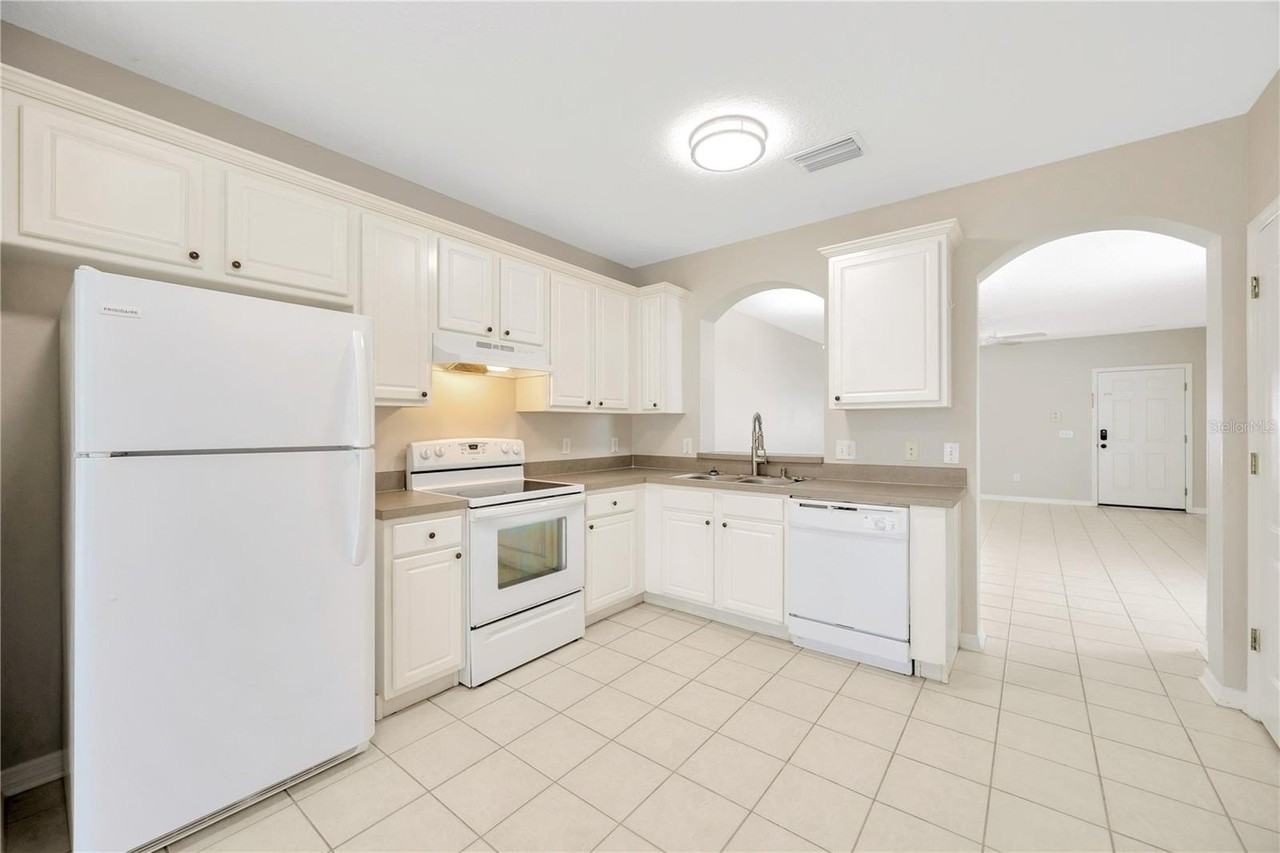 15780 Fishhawk Falls Dr - Photo 5 of 20