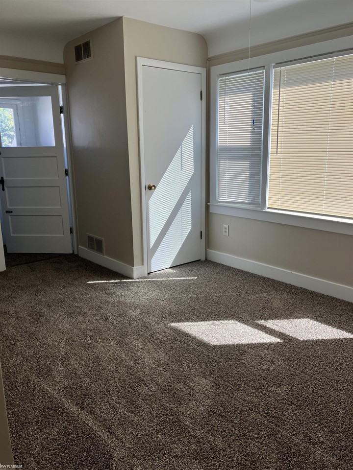 172 N #3 Avenue - Photo 5 of 14