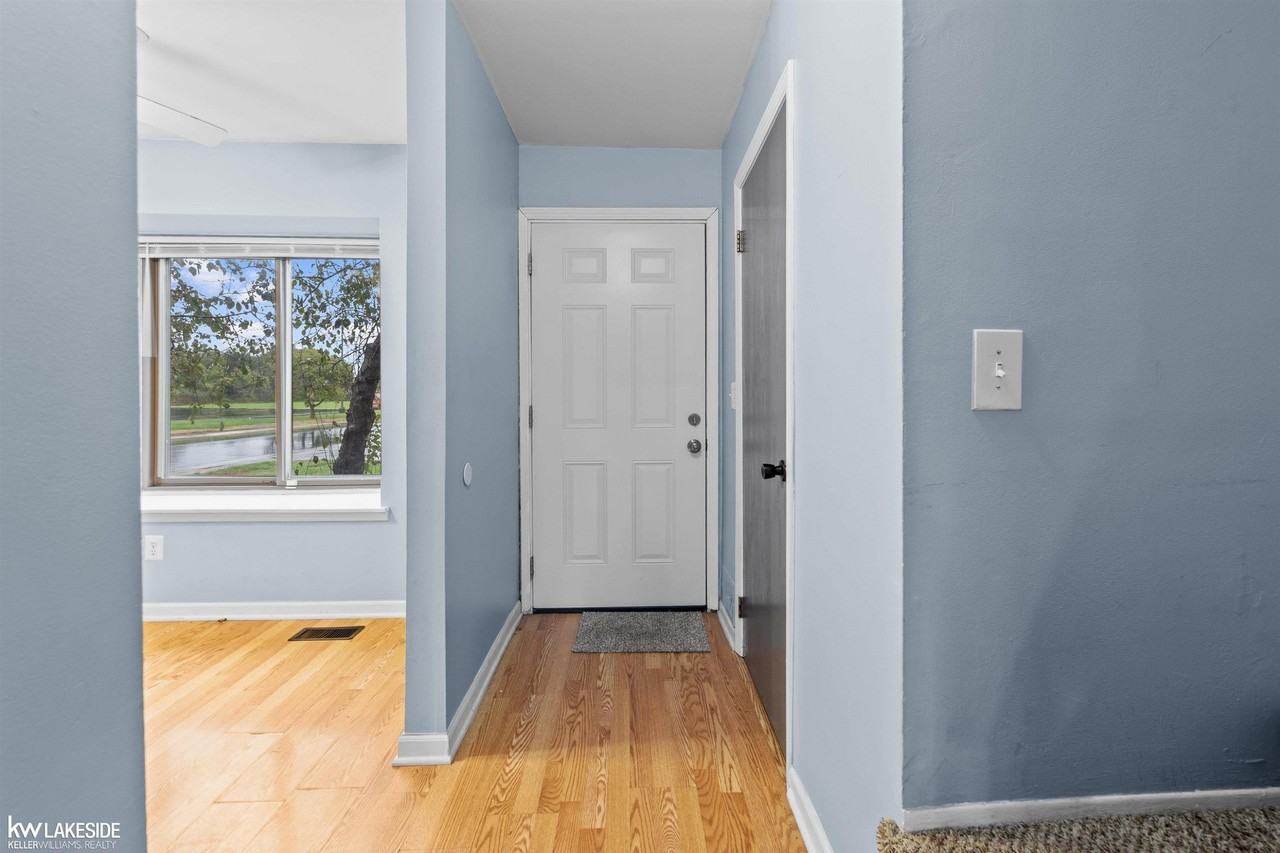 16880 Kingsbrooke Dr - Photo 4 of 20