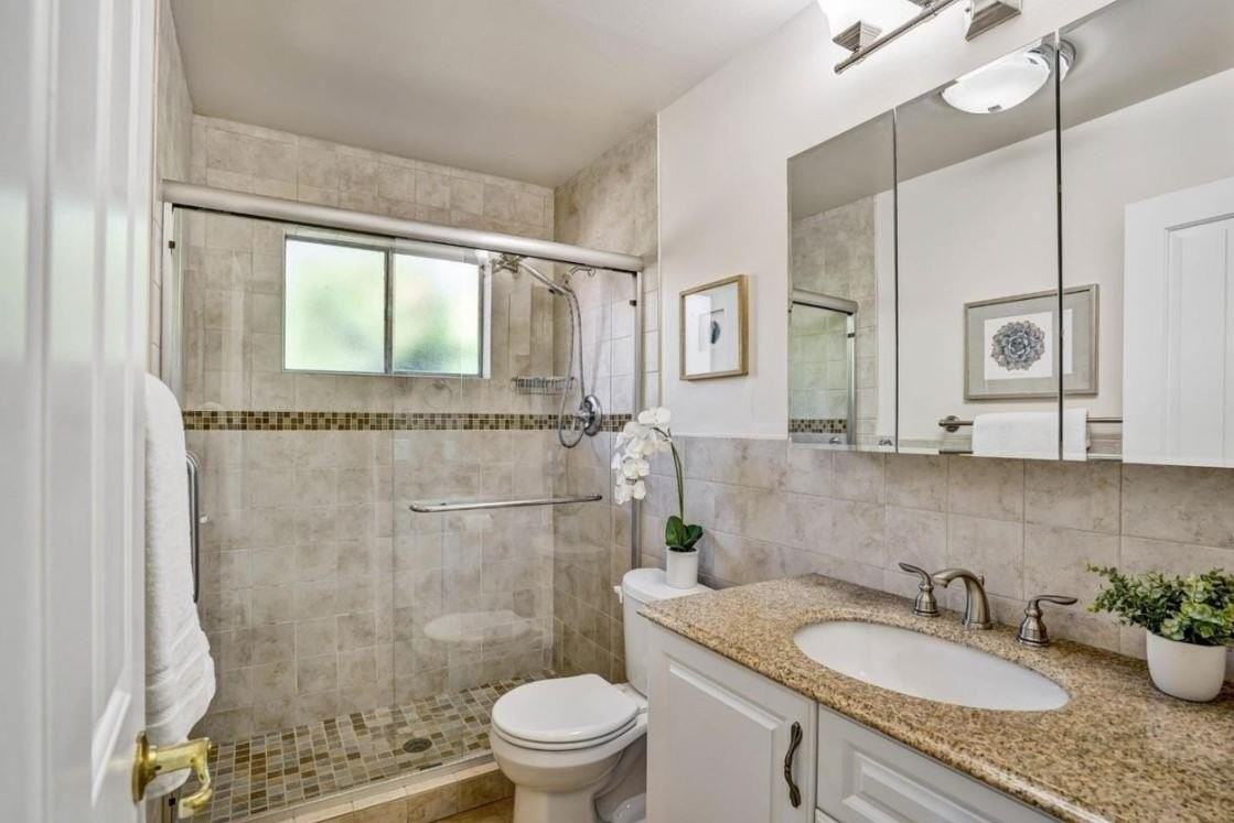 124 Oakwood Dr - Photo 3 of 17