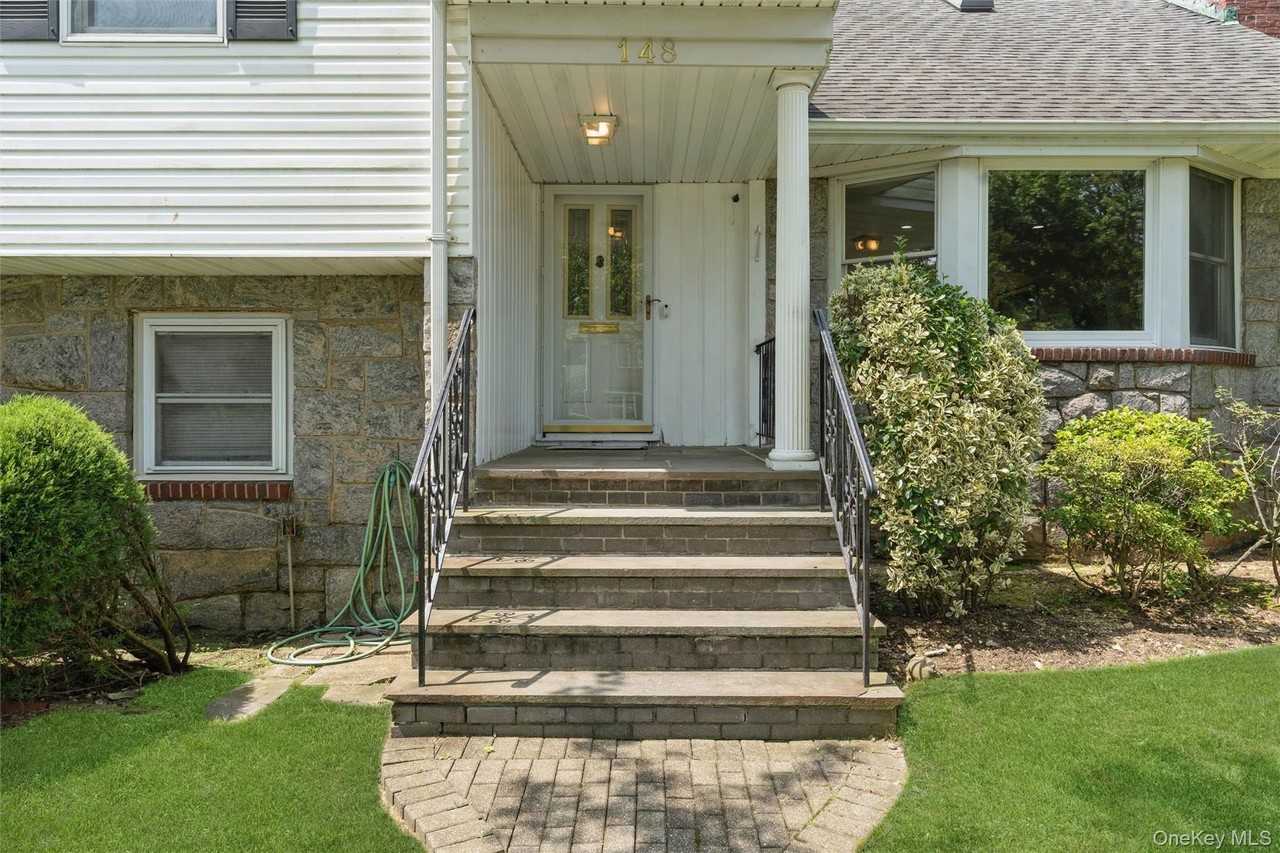 148 Lincoln St - Photo 2 of 32