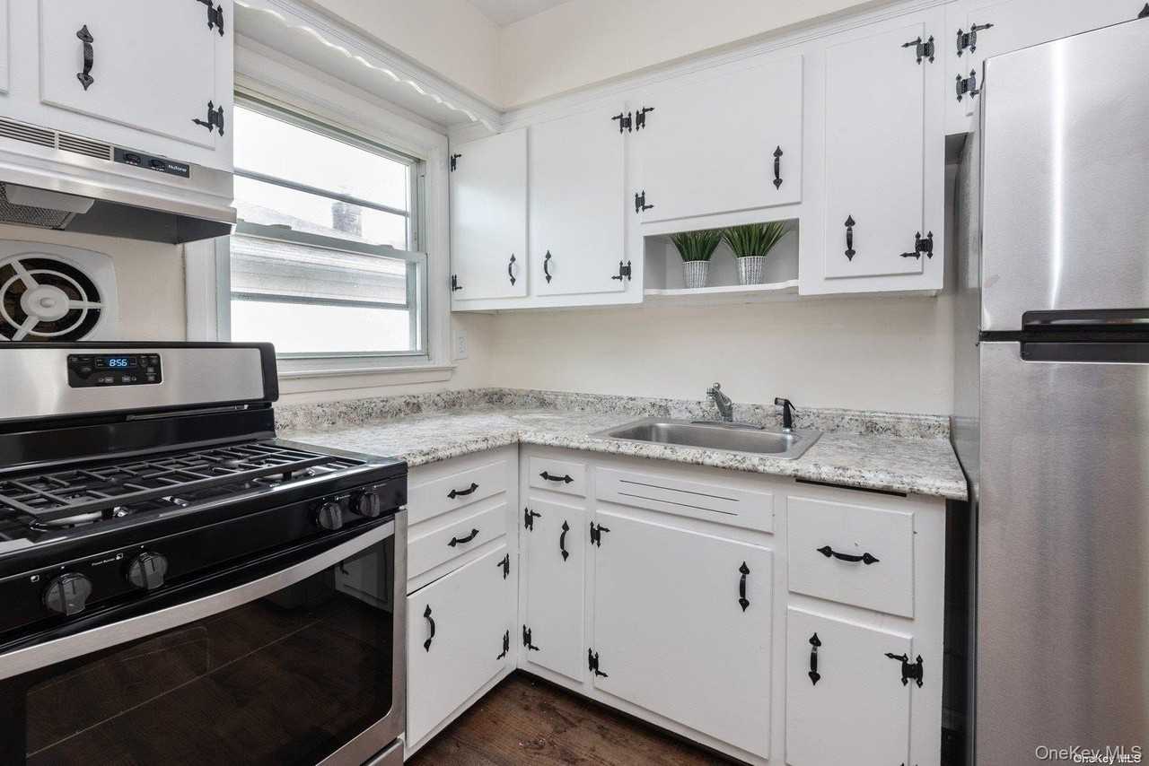 176 Nassau Blvd #1 - Photo 2 of 15