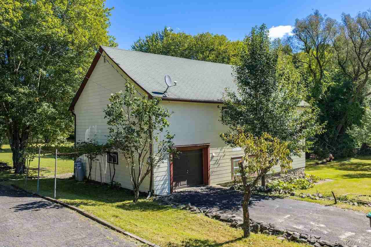 208 White Bridge Rd - Photo 3 of 50