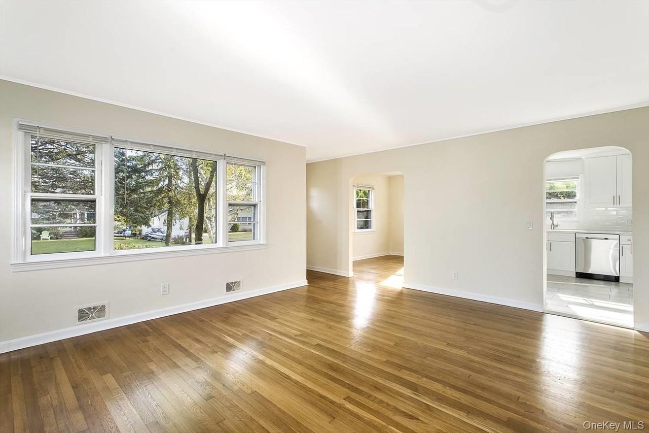 475 Clark Rd - Photo 3 of 9