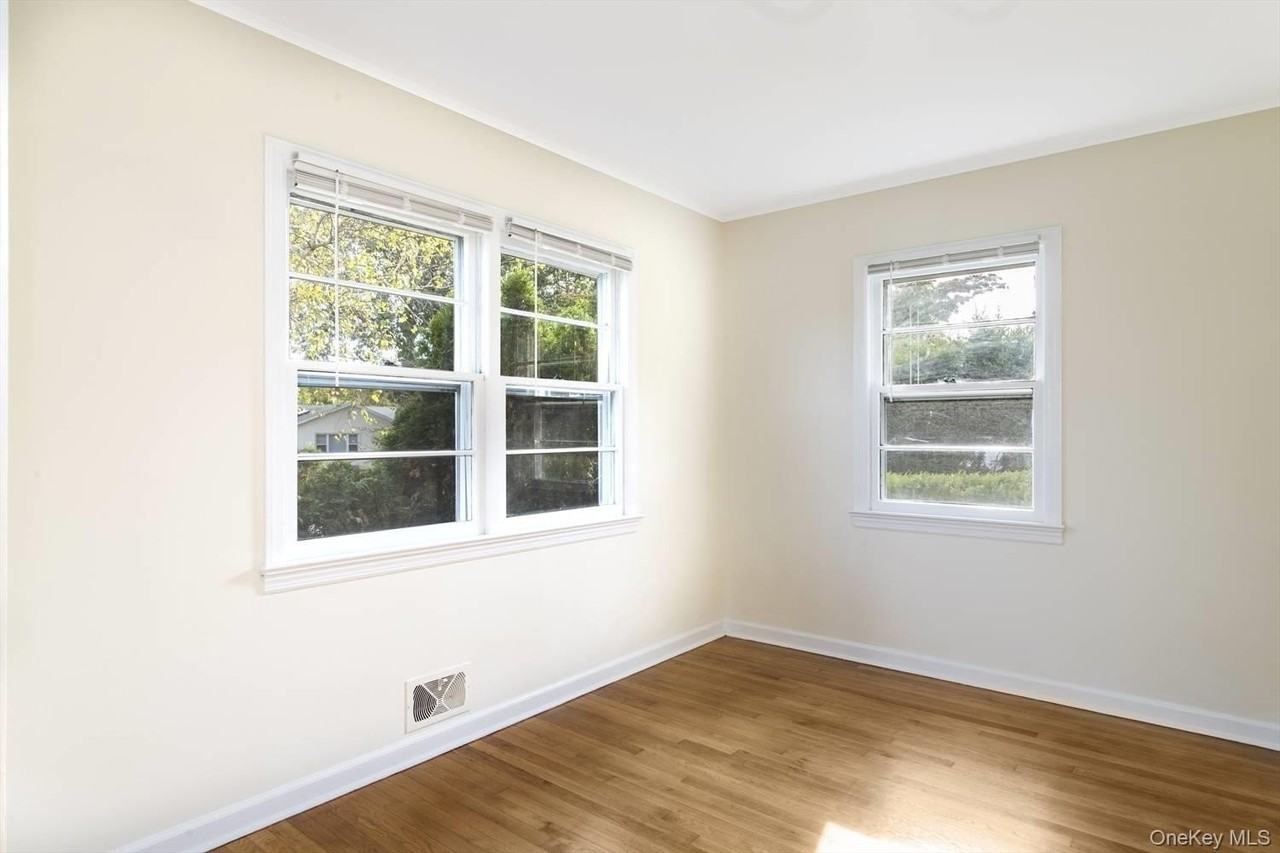 475 Clark Rd - Photo 4 of 9