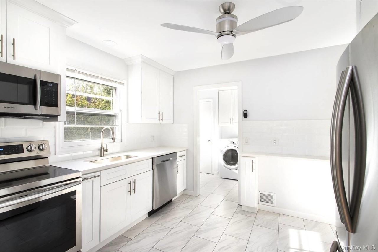 475 Clark Rd - Photo 5 of 9