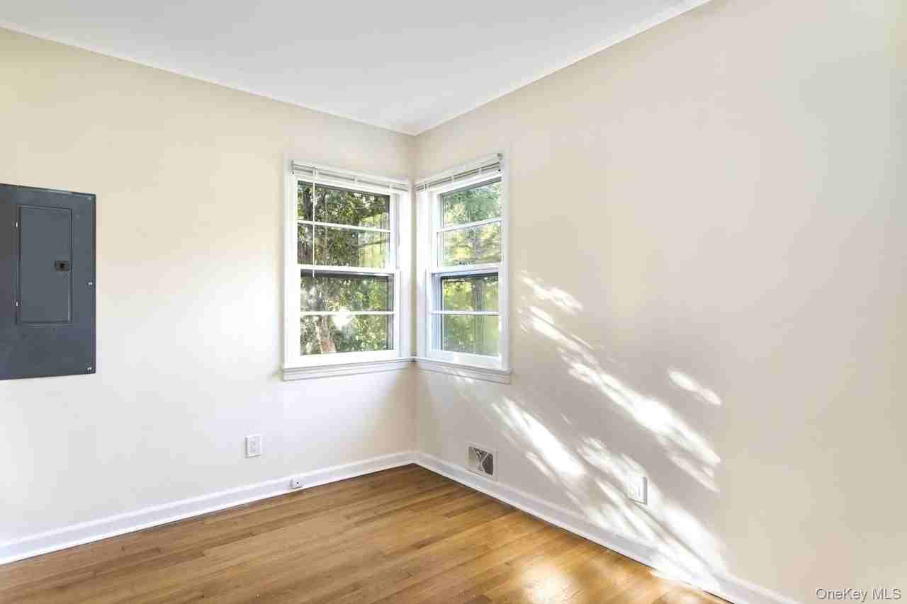 475 Clark Rd - Photo 7 of 9