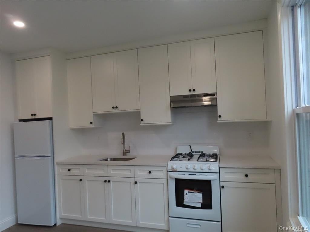 91 Deer Park Ave #2 - Photo 4 of 12
